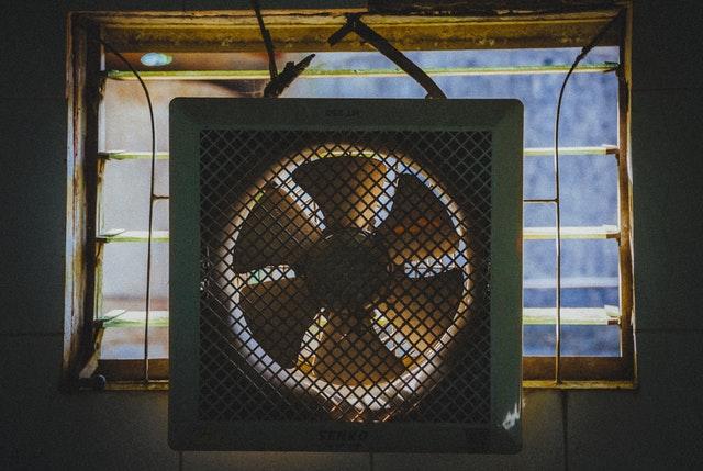 exhaust fan that removes odor out of your kitchen